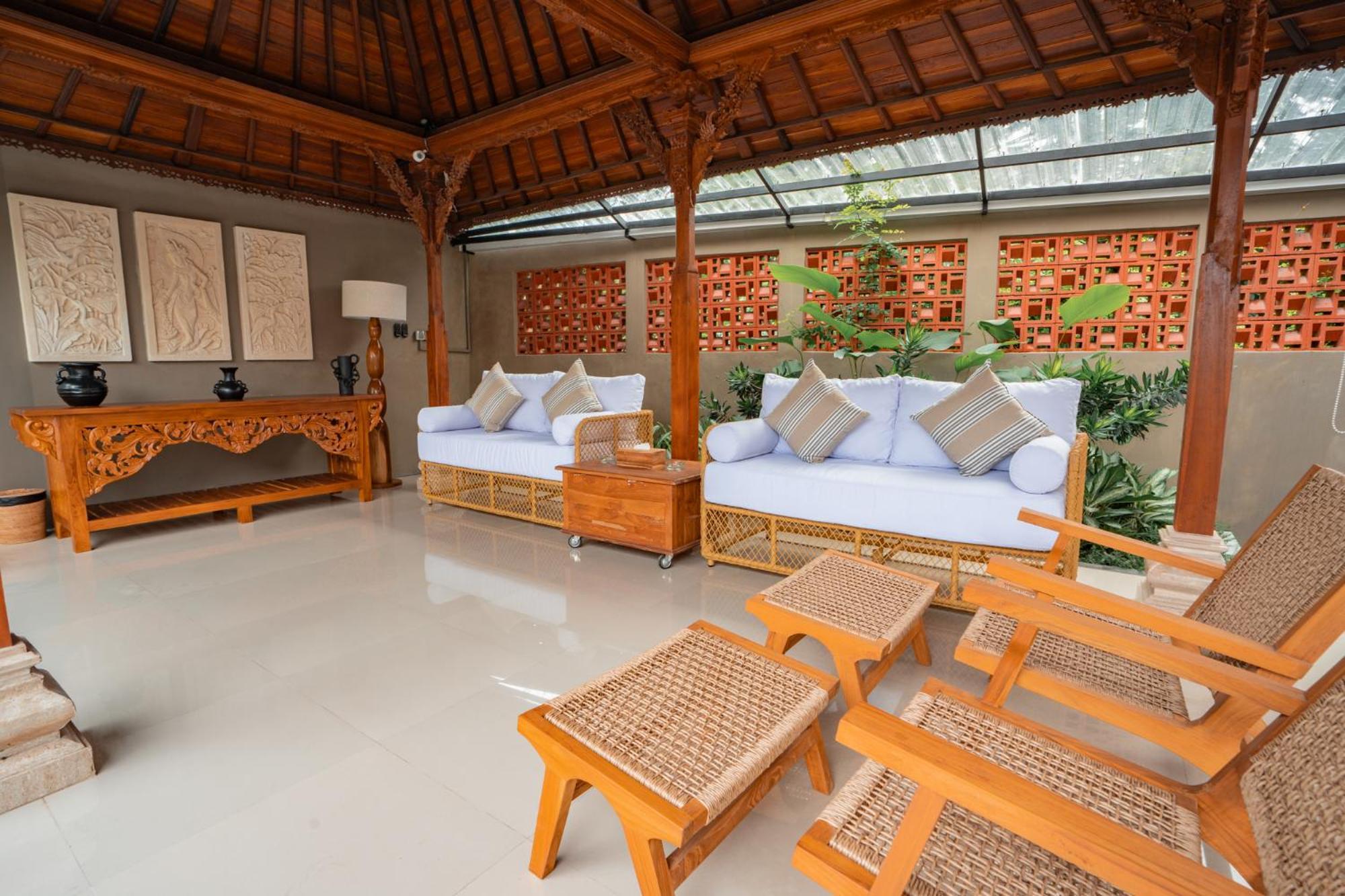 Cahaya By Island Escape Villa *
